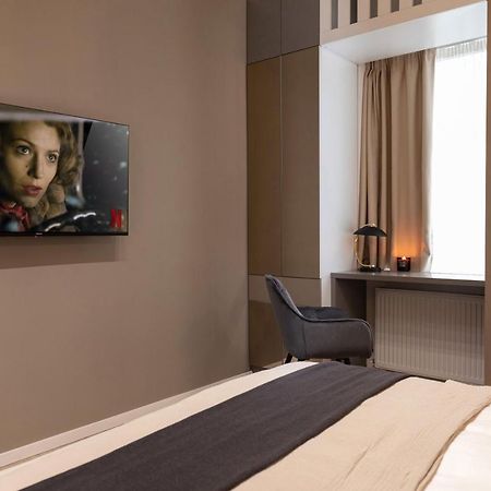 Qult - Misty Night Apartment บูคาเรสต์ ภายนอก รูปภาพ