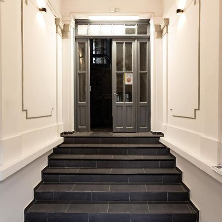 Qult - Misty Night Apartment บูคาเรสต์ ภายนอก รูปภาพ