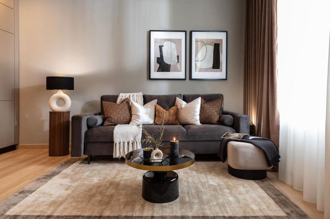 Qult - Misty Night Apartment บูคาเรสต์ ภายนอก รูปภาพ