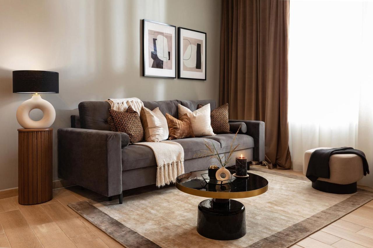 Qult - Misty Night Apartment บูคาเรสต์ ภายนอก รูปภาพ
